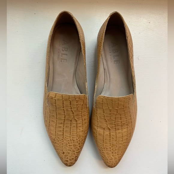 Able Local + Global Lizbeth Crocodile Print Leather Loafers 6.5 - worn once! - Picture 10 of 10